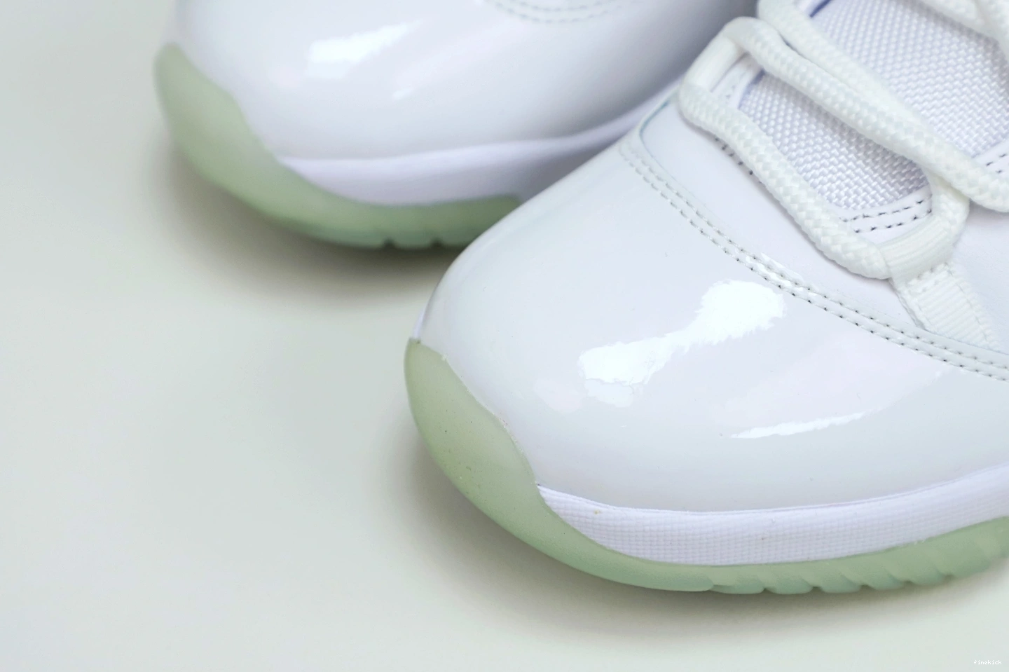 JORDAN RETRO LOW LEGEND AIR BLUE 11 0824